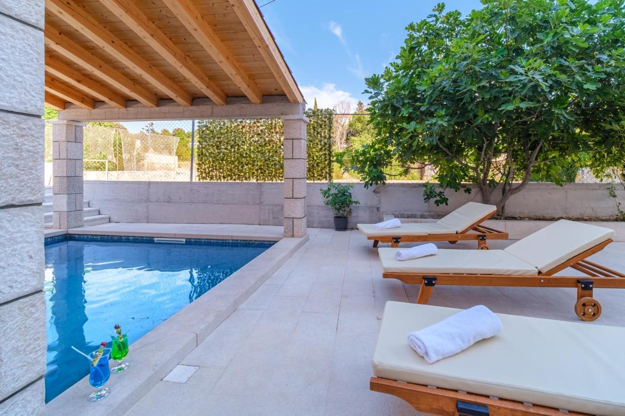 Luxury Stone Villa Nevija 2022 Private Villa Милна Экстерьер фото